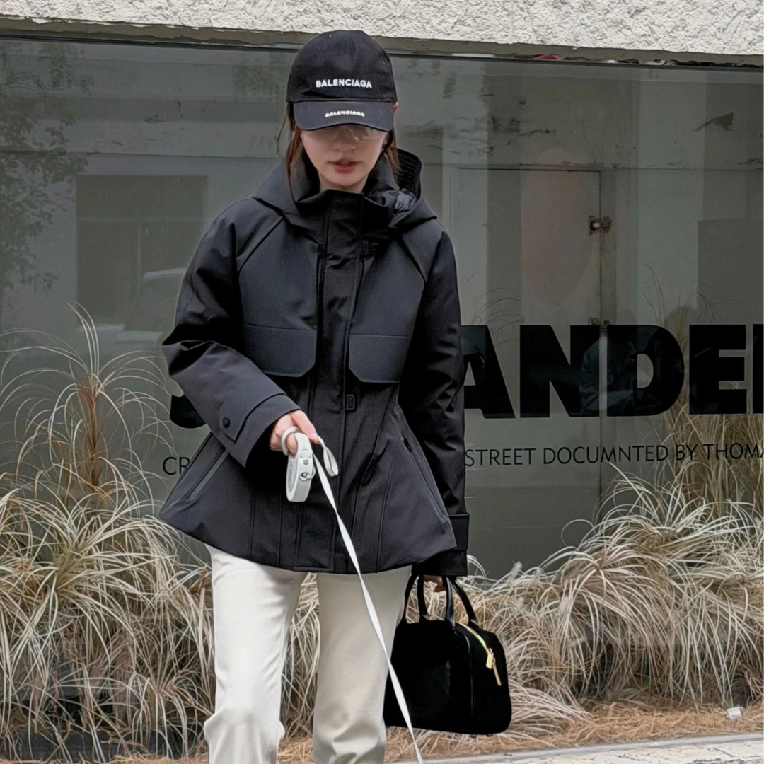 HELA AOMI “沙漏腰”90白鹅绒收腰剪裁羽绒服CY5DC47212