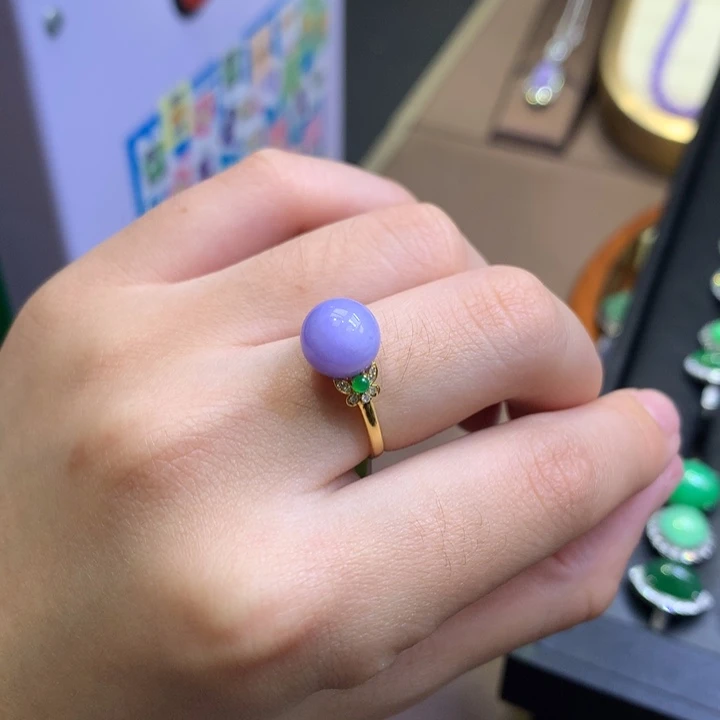 翡翠18K金镶嵌颈饰翡翠