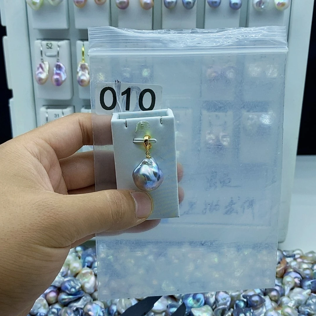淡水珍珠合金颈饰