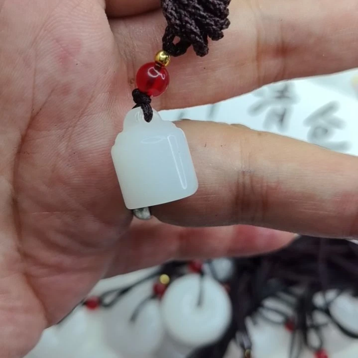 和田玉（糖玉）未镶嵌颈饰