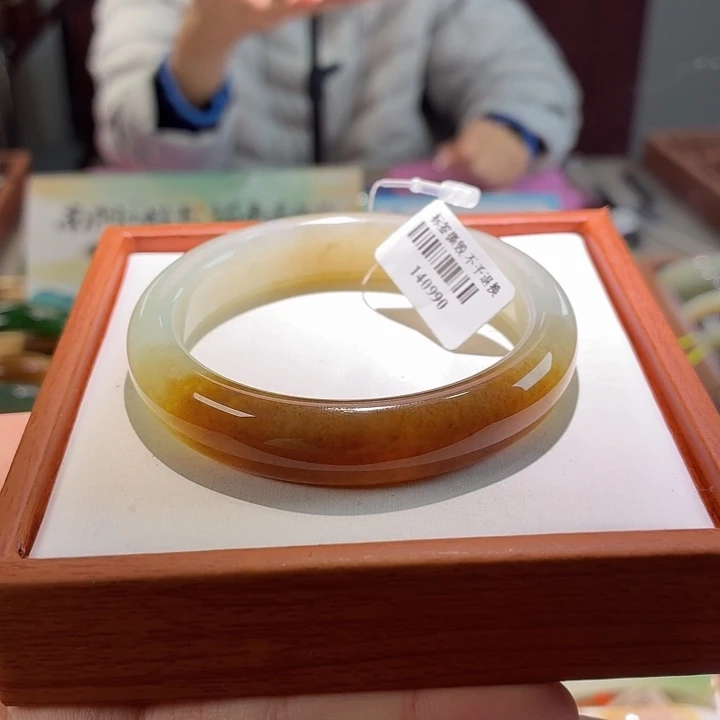 和田玉未镶嵌手镯8。 54/55