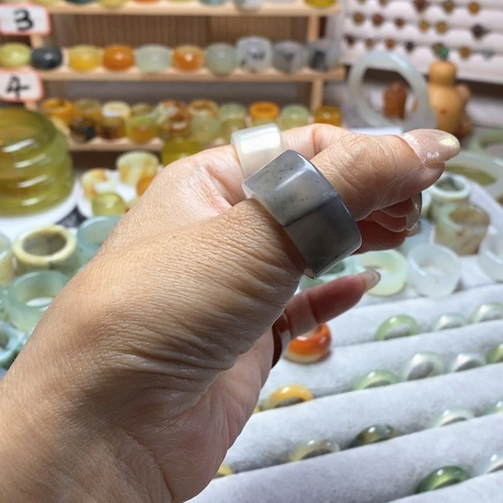 汤***哥未镶嵌岫玉戒指岫玉精品指环内径 21.3