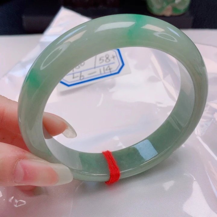 翡翠未镶嵌手镯58圈