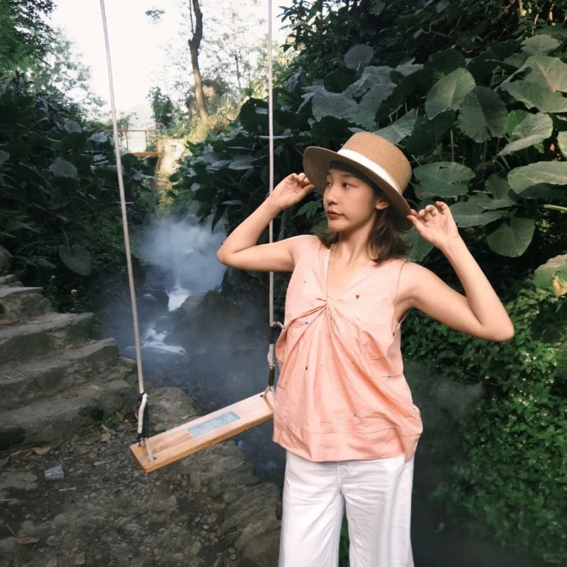 清新温柔设计爱心扭结背心夏季2025年新款绑带无袖衬衫别致上衣女