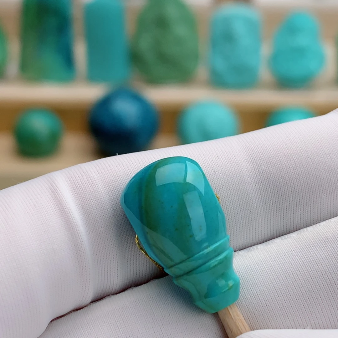 绿松石未镶嵌挂件