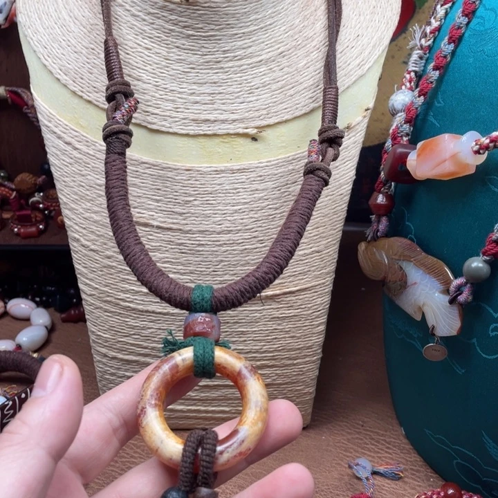 玛瑙/玉髓颈饰未镶嵌