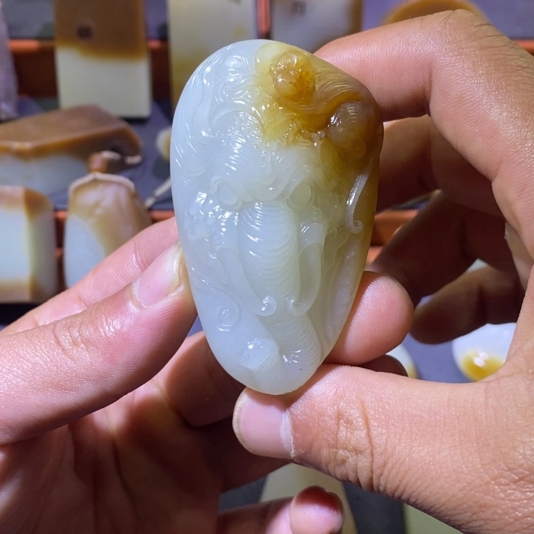 和田玉（糖玉）未镶嵌颈饰