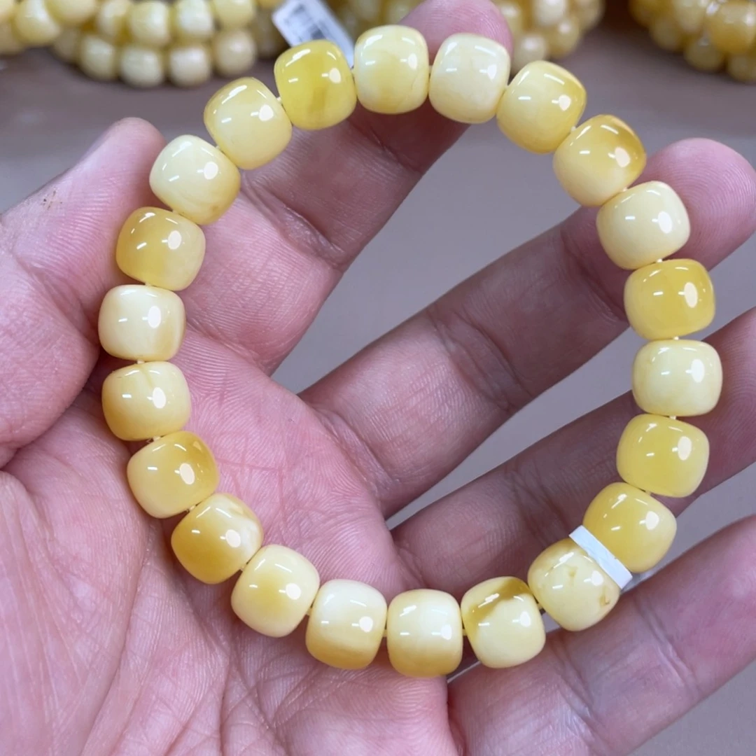 琥珀裸石未镶嵌147.000000000