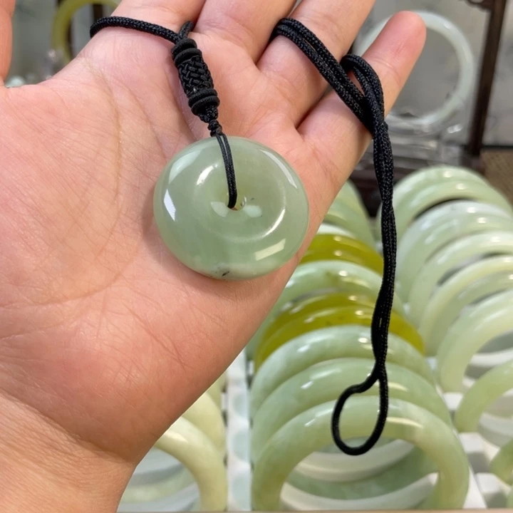未镶嵌岫玉手镯妹*慢