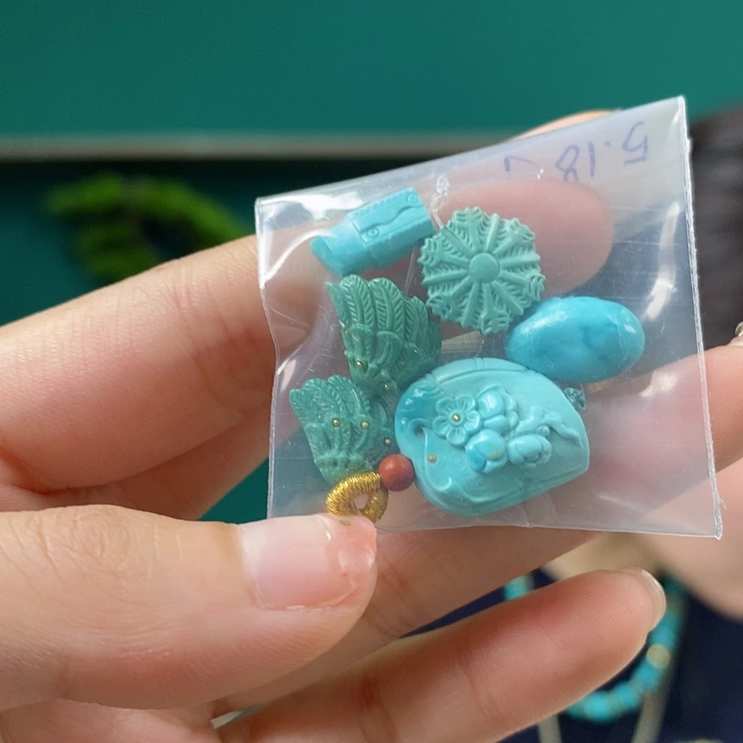 绿松石未镶嵌珠宝奇石