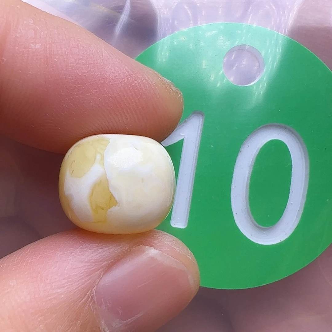 蜜蜡未镶嵌珠宝奇石12.5m m