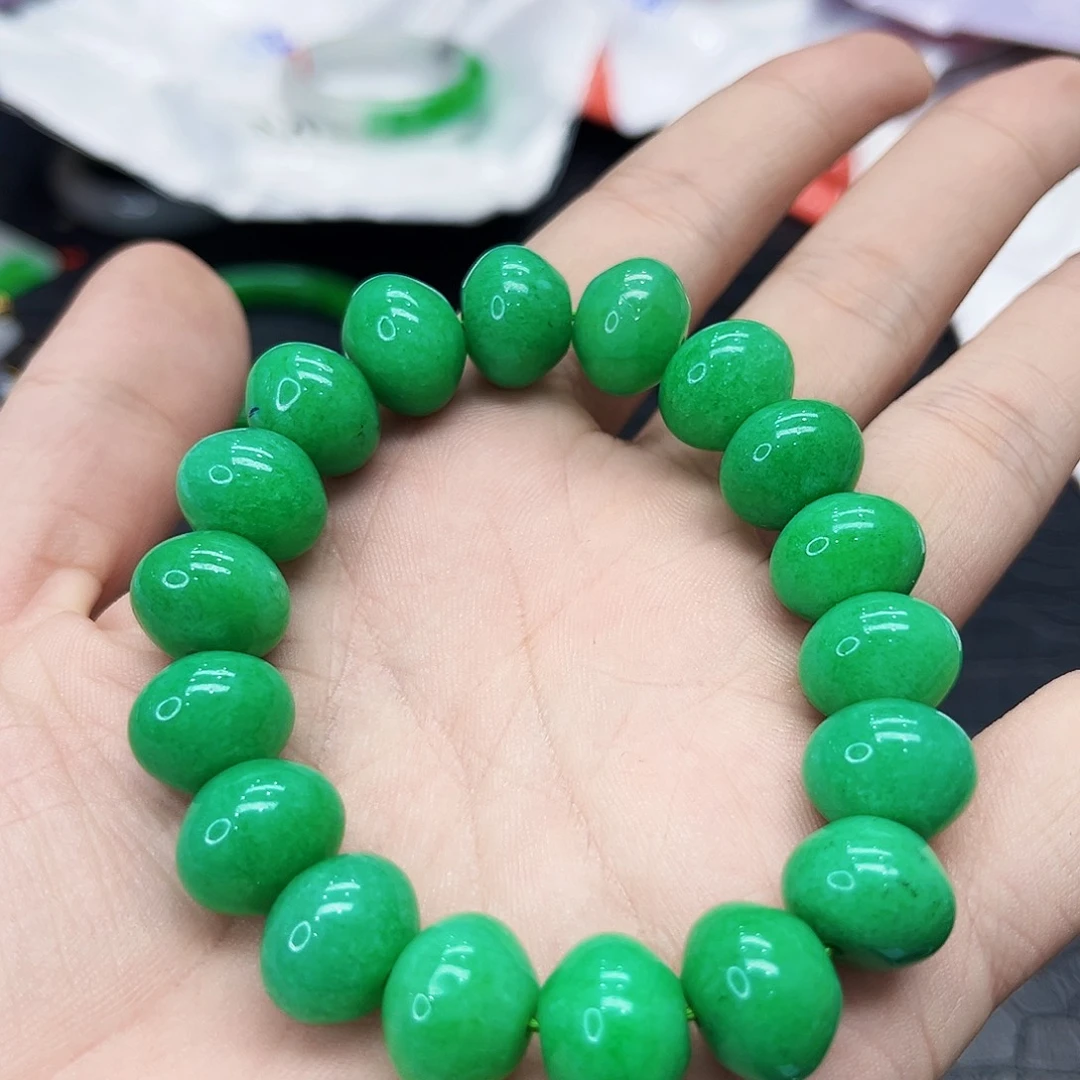 翡翠手镯未镶嵌多样性