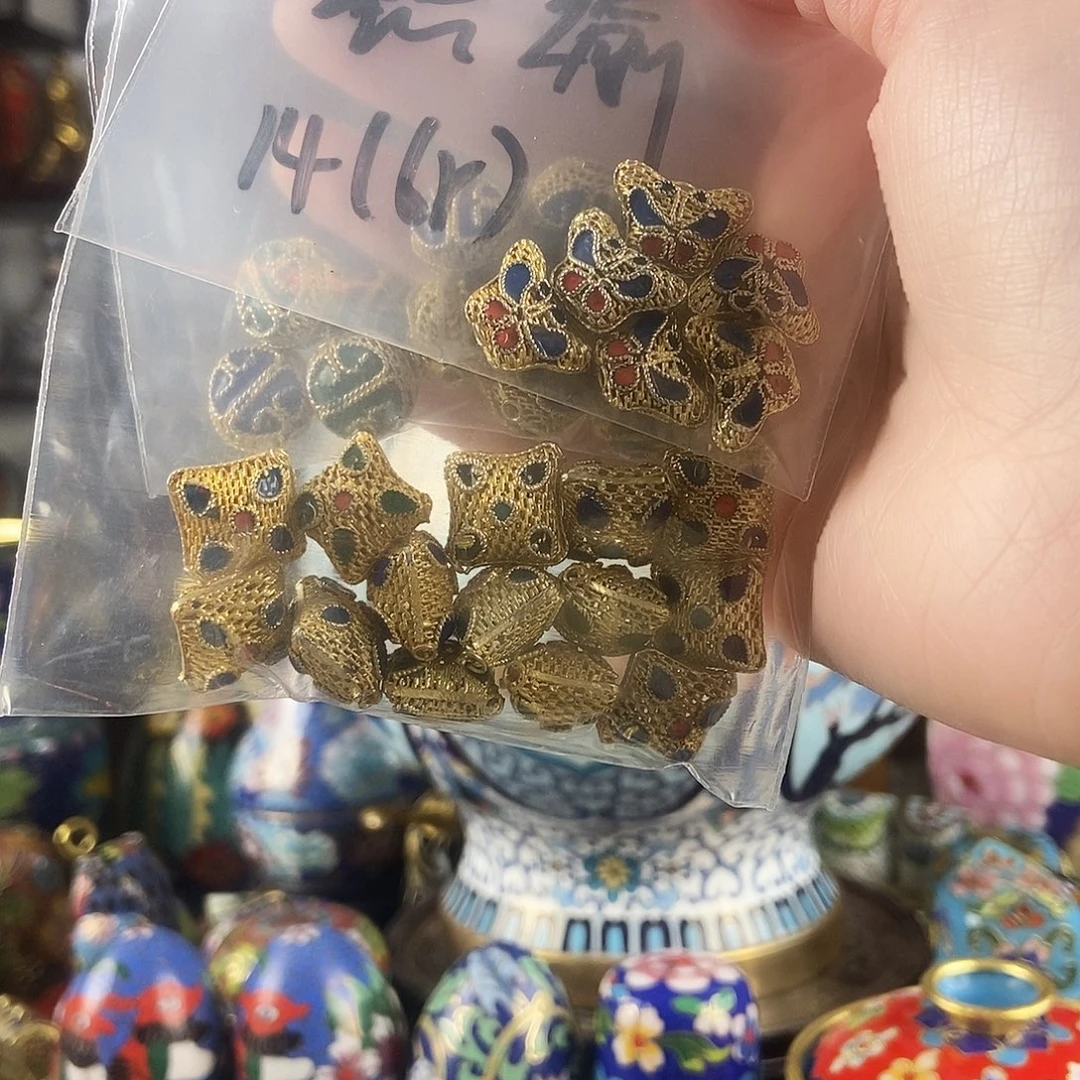 O***k铜32个花丝镶嵌吊坠