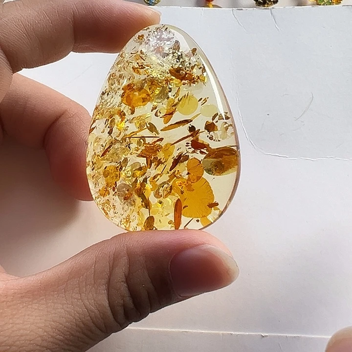 琥珀（花珀）颈饰未镶嵌