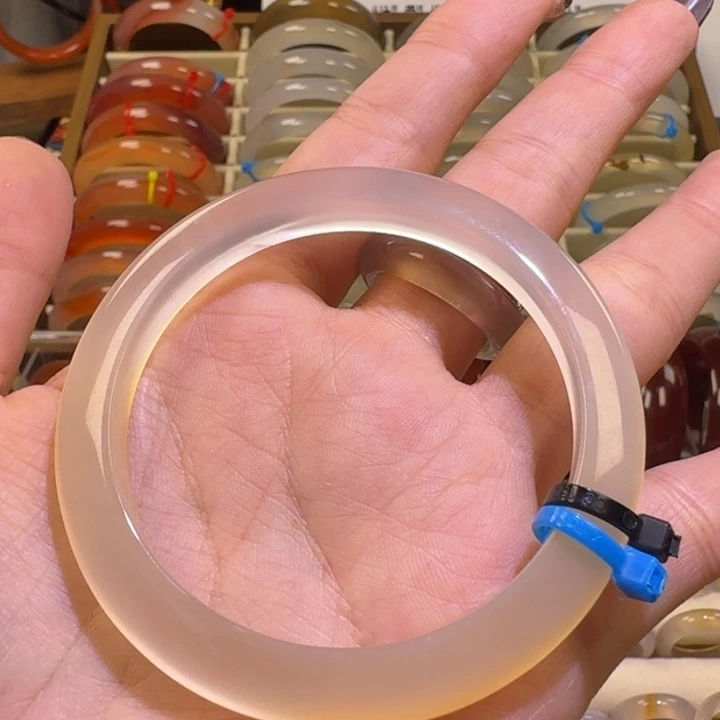 玛瑙/玉髓手镯未镶嵌d****g