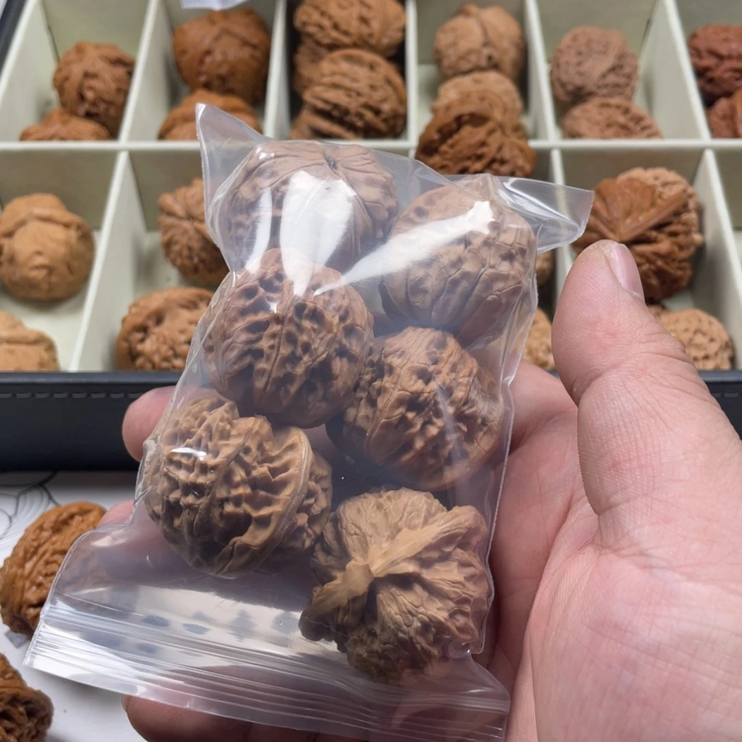 ༒***༒文玩核桃吊坠核桃和水果是不太可能