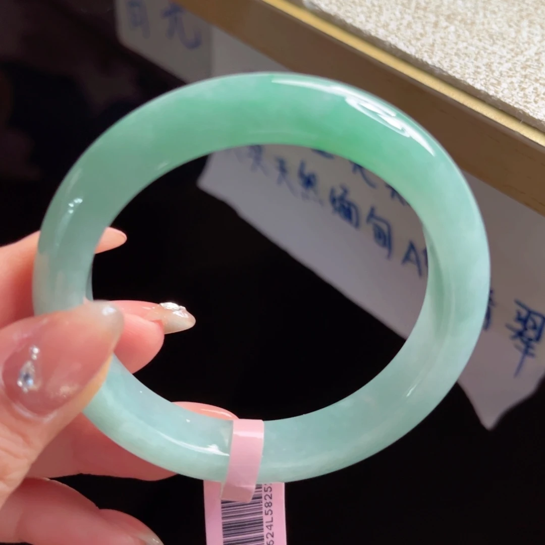 翡翠未镶嵌手镯手镯