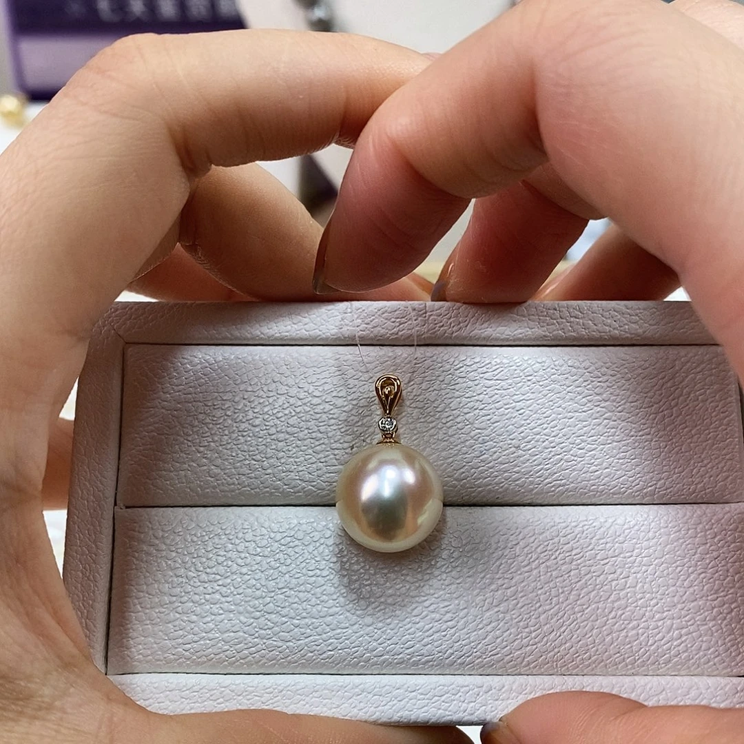 18K金镶嵌海水珍珠吊坠(不含链)13.6m南洋金珠吊坠（干枯玫瑰）