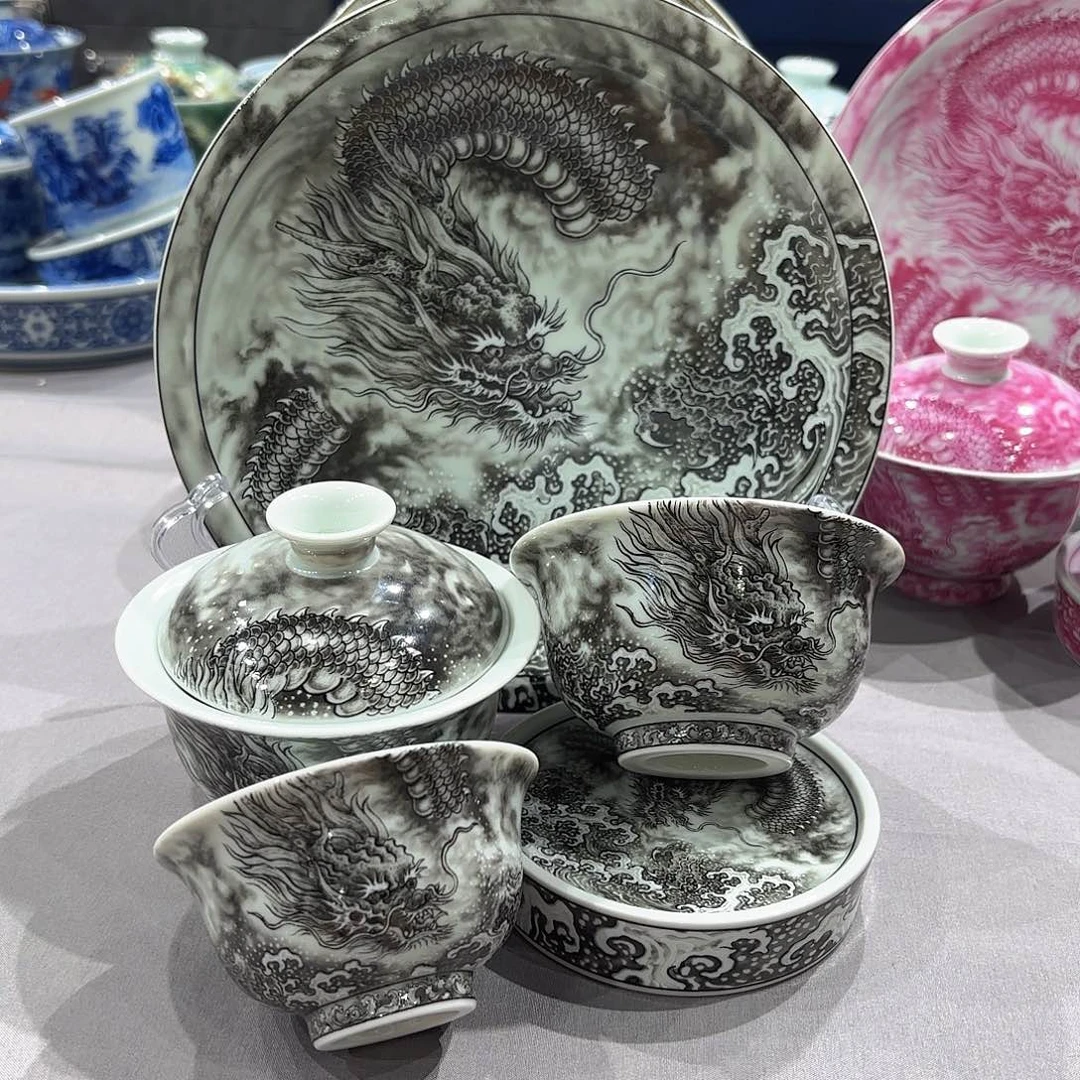 瓷片景德镇瓷器精品陈列