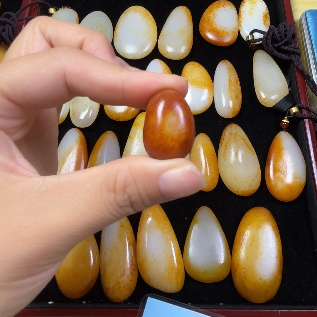 和田玉未镶嵌颈饰状**村