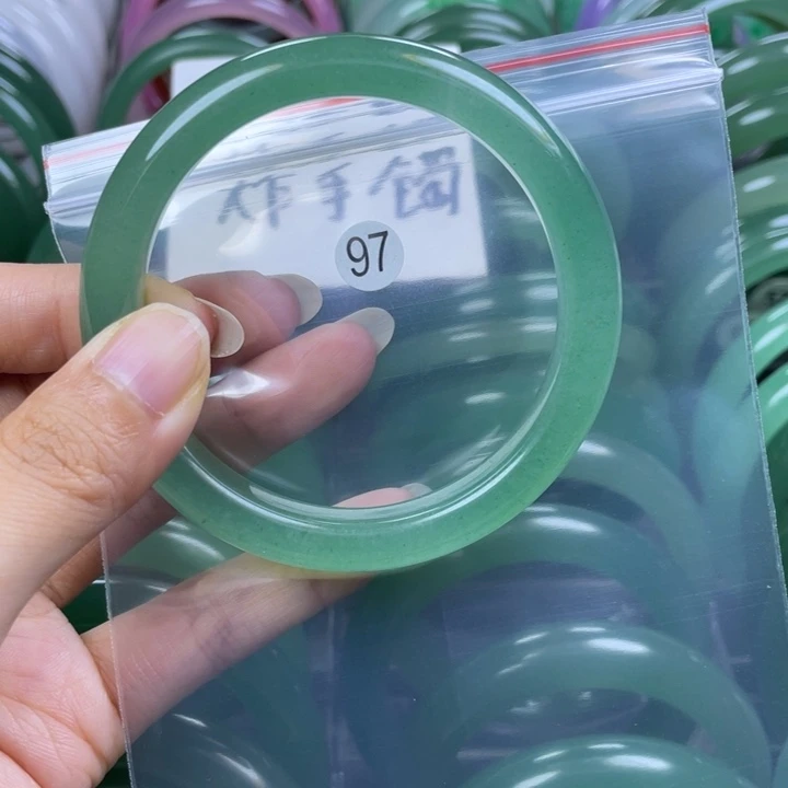未镶嵌手镯石英岩玉60
