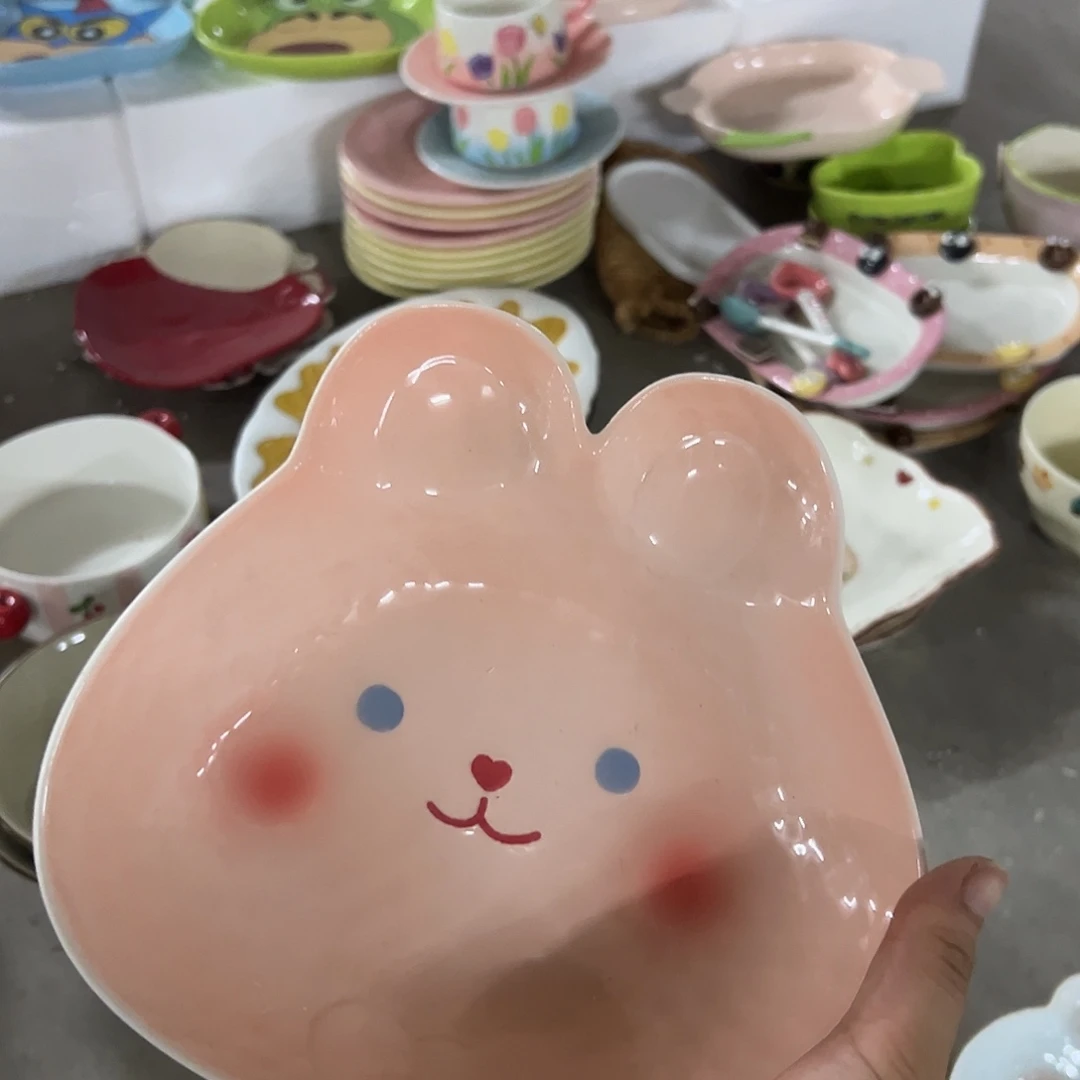 搪瓷正品兔子盘一个