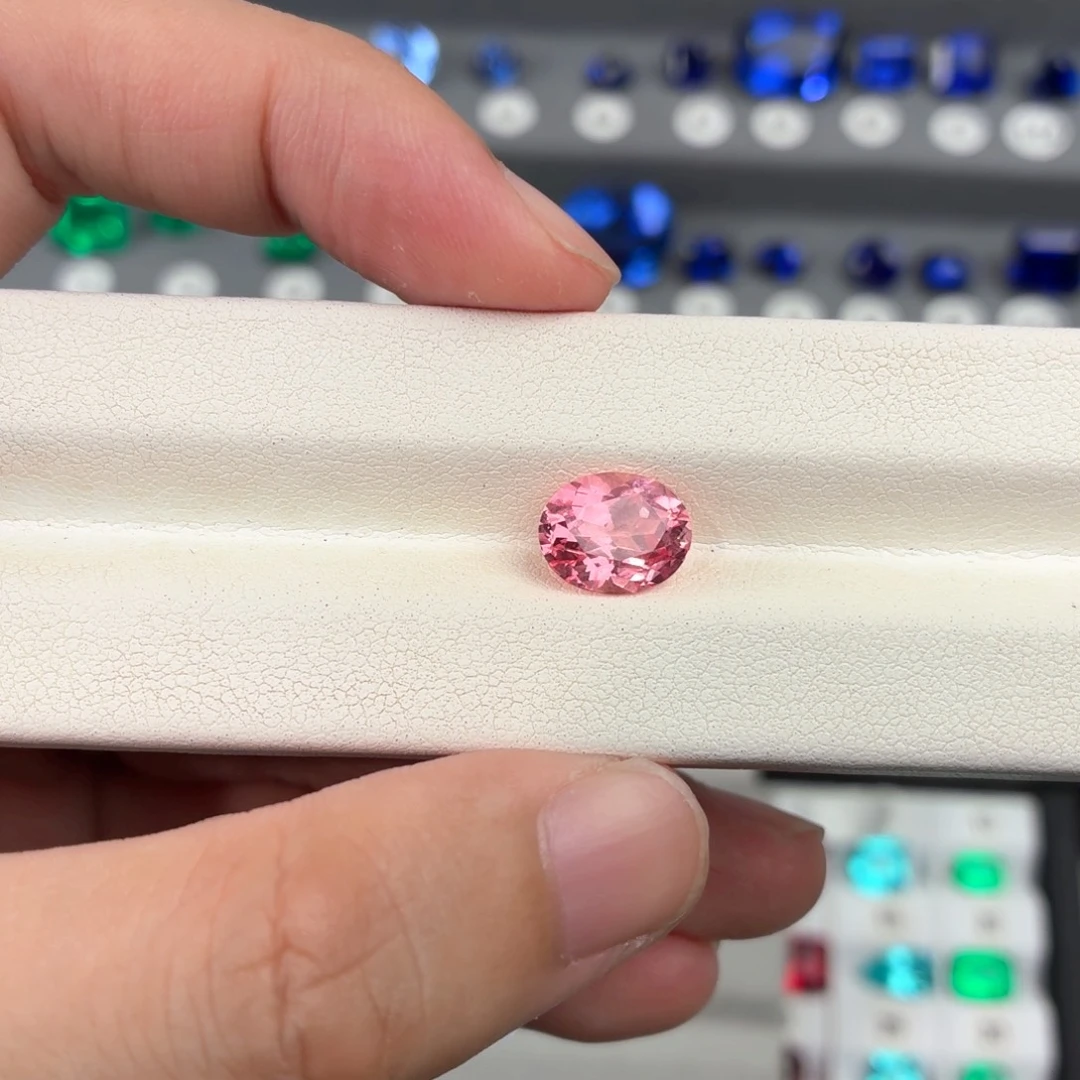 N***W合成（培育）蓝宝石裸石3.81ct