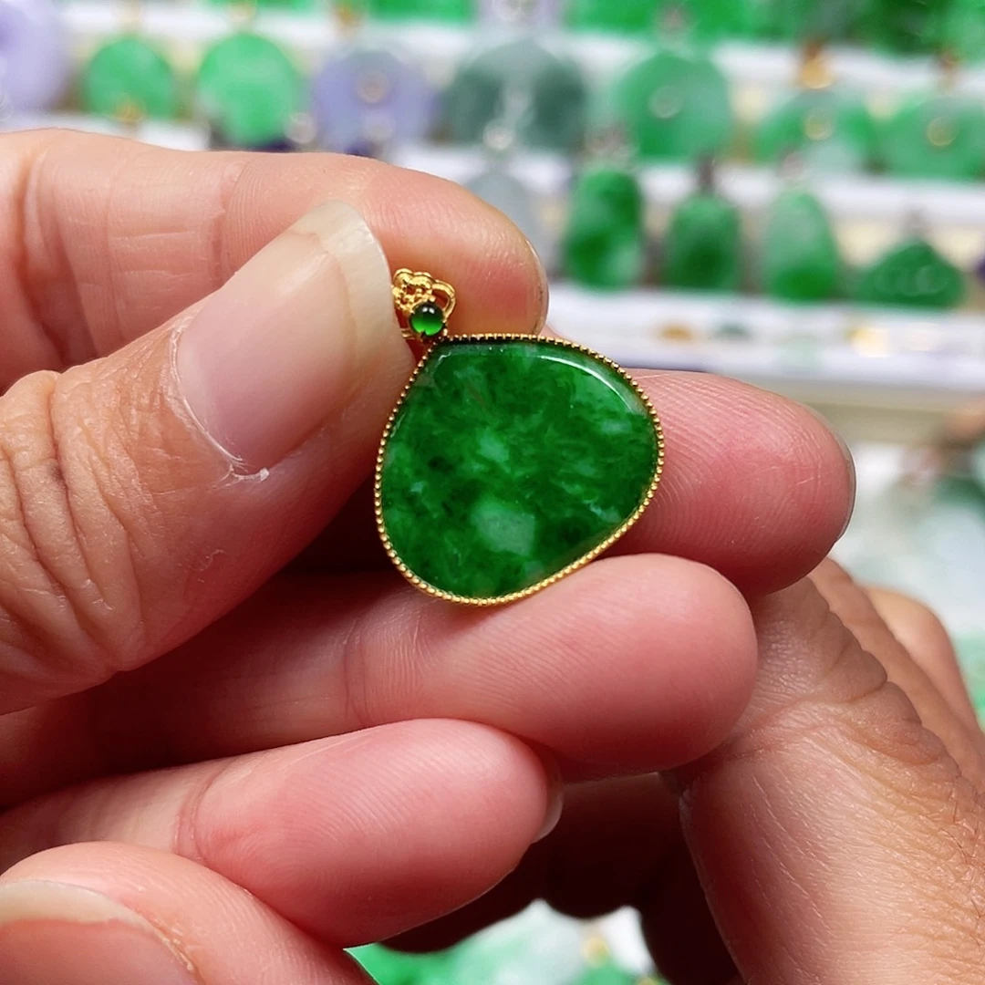 吊坠(不含链)18K金镶嵌翡翠