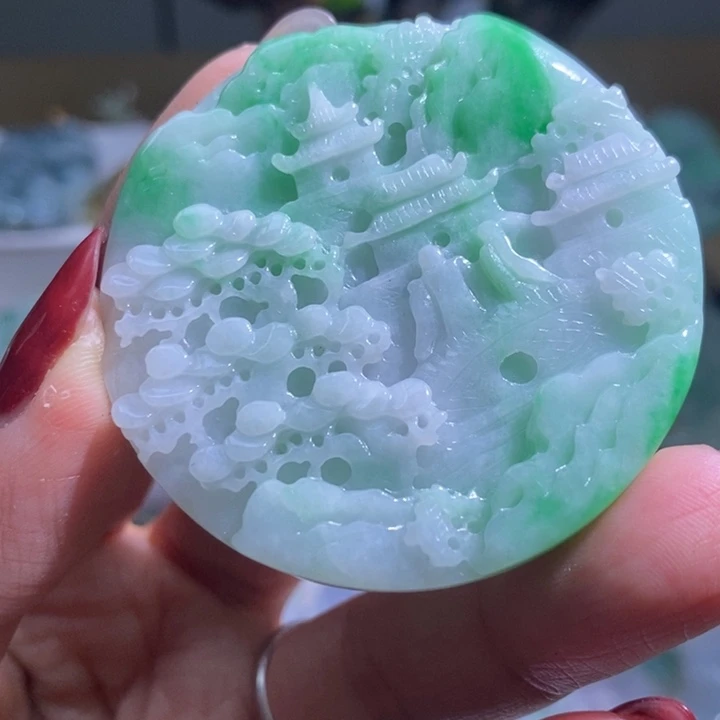 【闪购商品】翡翠未镶嵌颈饰山水