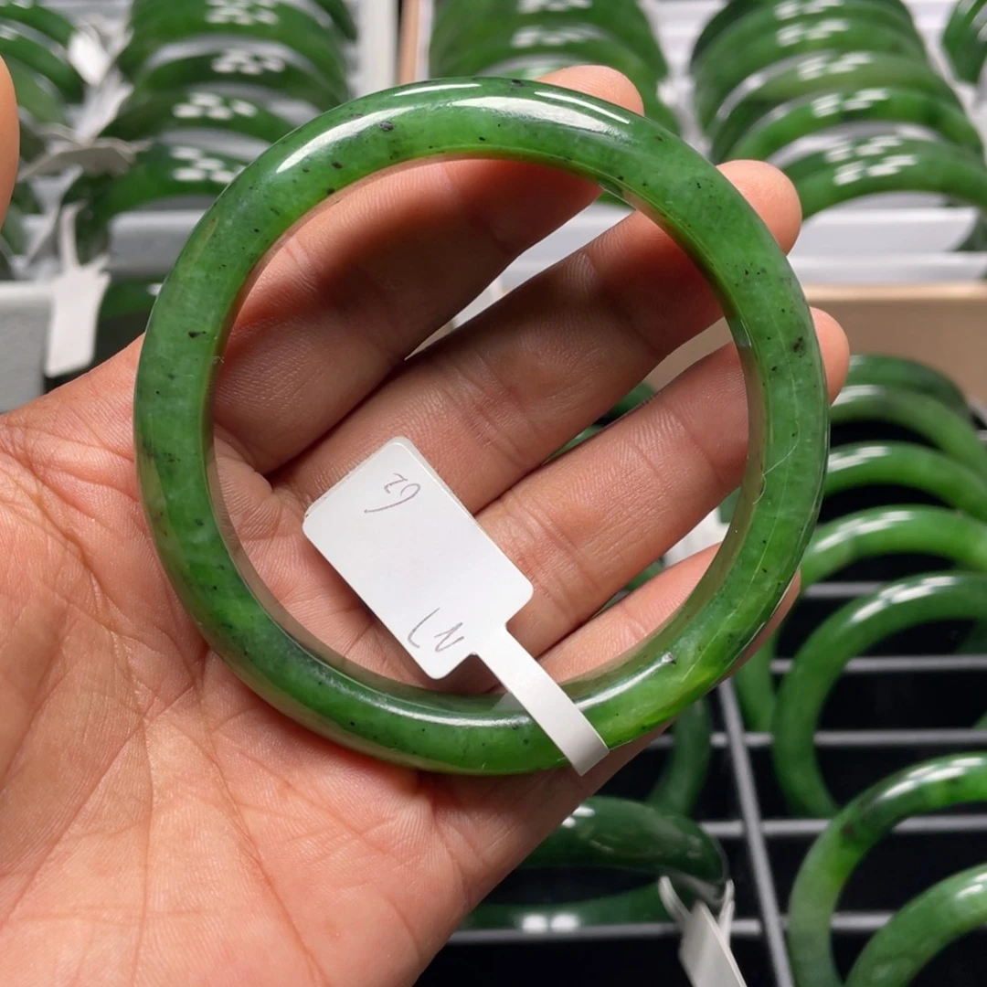 和田玉（碧玉）未镶嵌手镯