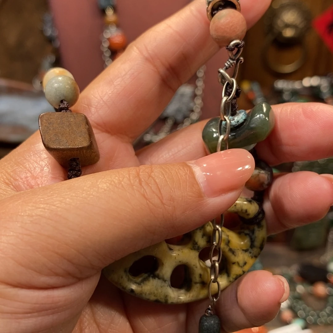 翡翠吊坠(赠链)未镶嵌