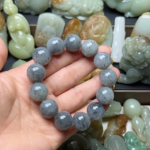 和田玉未镶嵌颈饰浪*哥