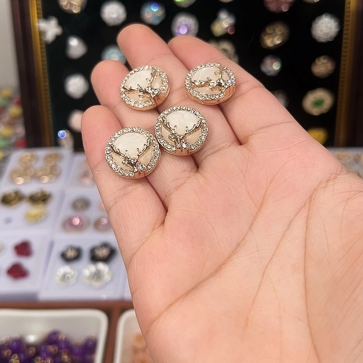 珍珠纽扣原创设计师