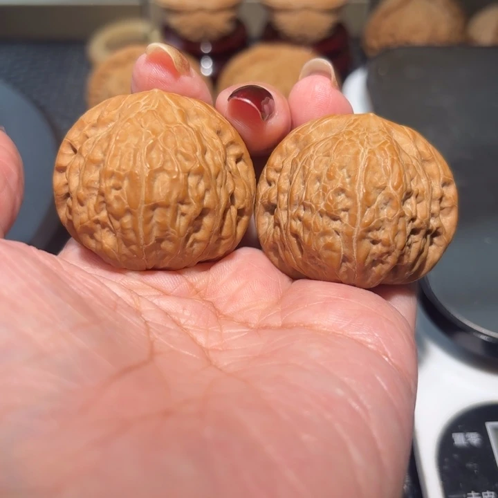 文玩核桃把件38全品铁锤