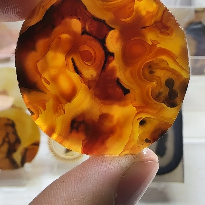 玛瑙/玉髓未镶嵌珠宝奇石