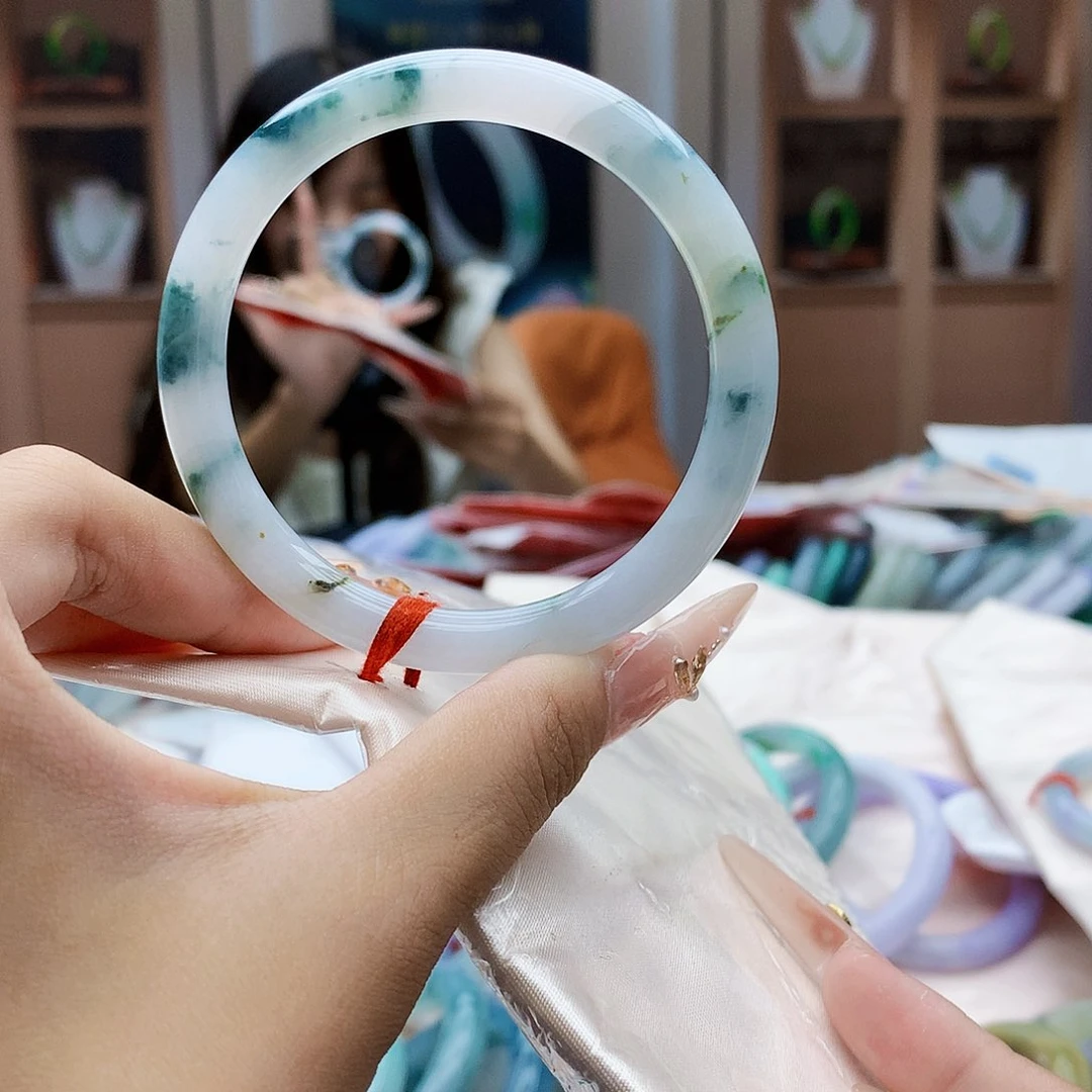 翡翠手镯未镶嵌C