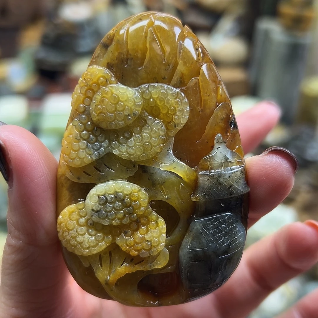 岫玉未镶嵌颈饰花玉原皮山水