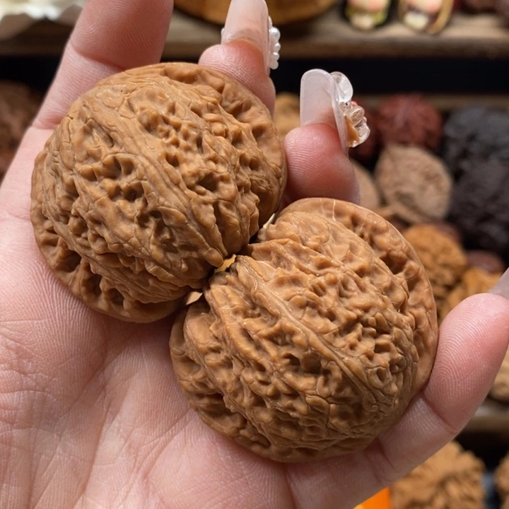 文玩核桃吊坠032大绣球45