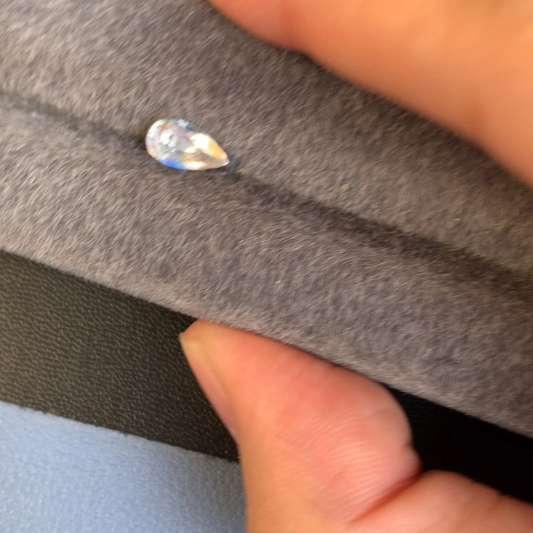 月光石未镶嵌裸石1.08 七彩月光