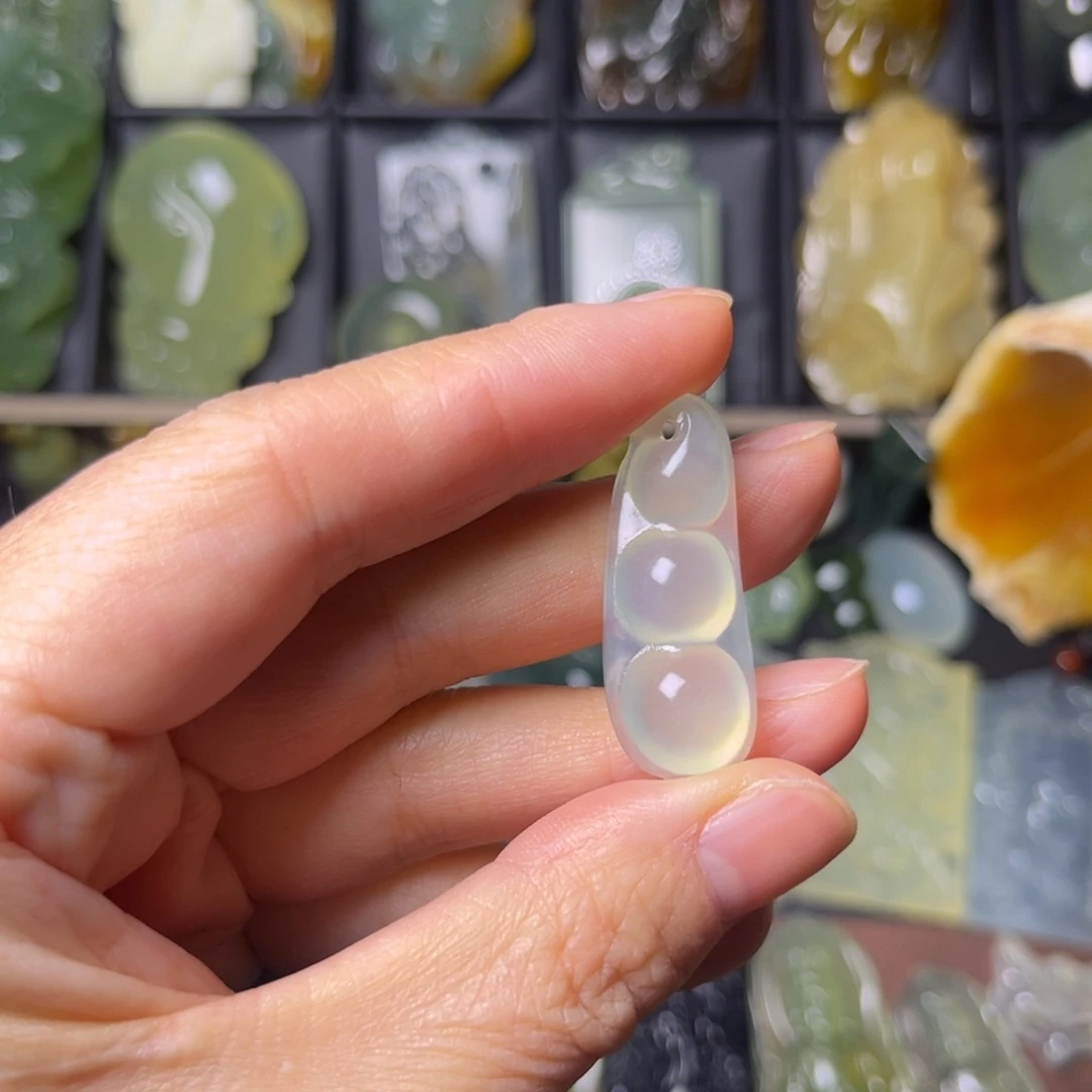 蛇纹石玉未镶嵌吊坠(不含链)