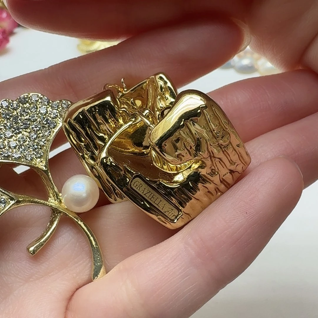 小***满未镶嵌淡水珍珠耳饰