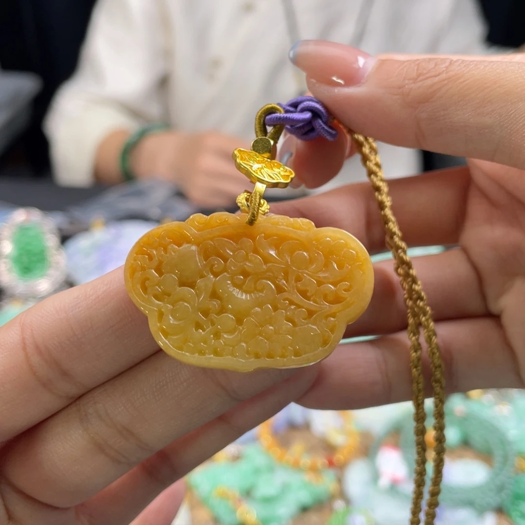 Y***O颈饰未镶嵌翡翠代编织