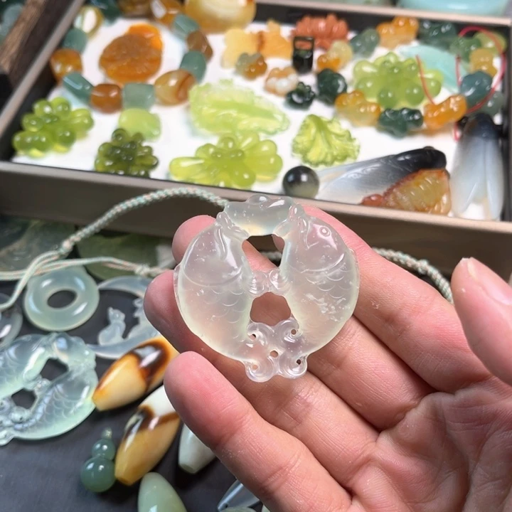 蛇纹石玉未镶嵌挂件