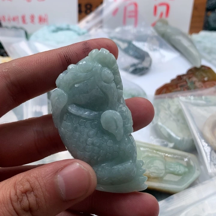 翡翠未镶嵌颈饰保真天然a货翡翠