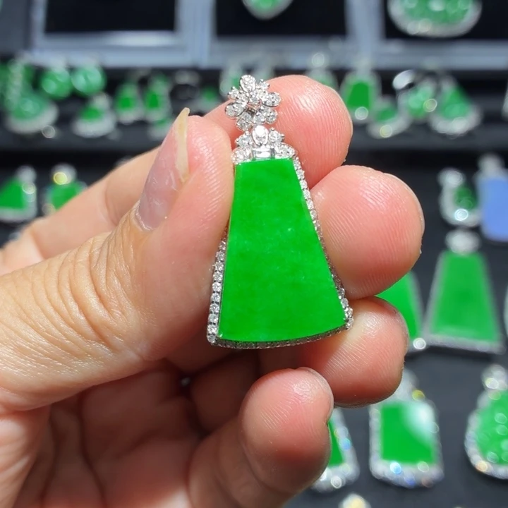 翡翠18K金镶嵌吊坠(不含链)
