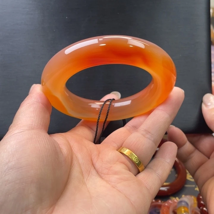 玛瑙/玉髓未镶嵌手镯56.8