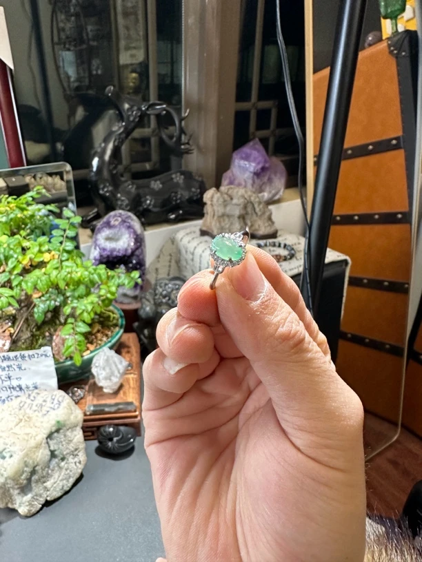 银镶嵌冰晴绿翡翠戒指