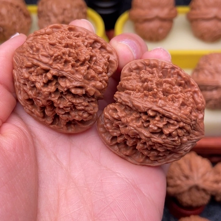 文玩核桃吊坠39老树红皮满天星