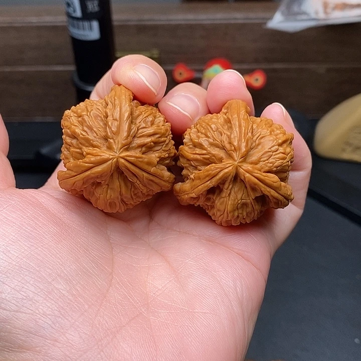彬***礼把件文玩核桃白奔