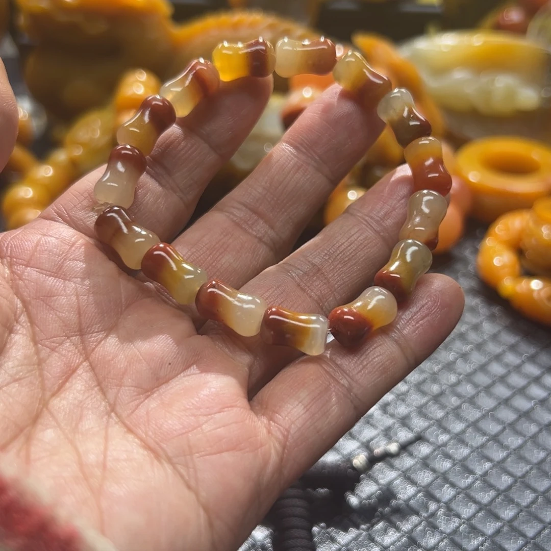 石英质玉未镶嵌颈饰